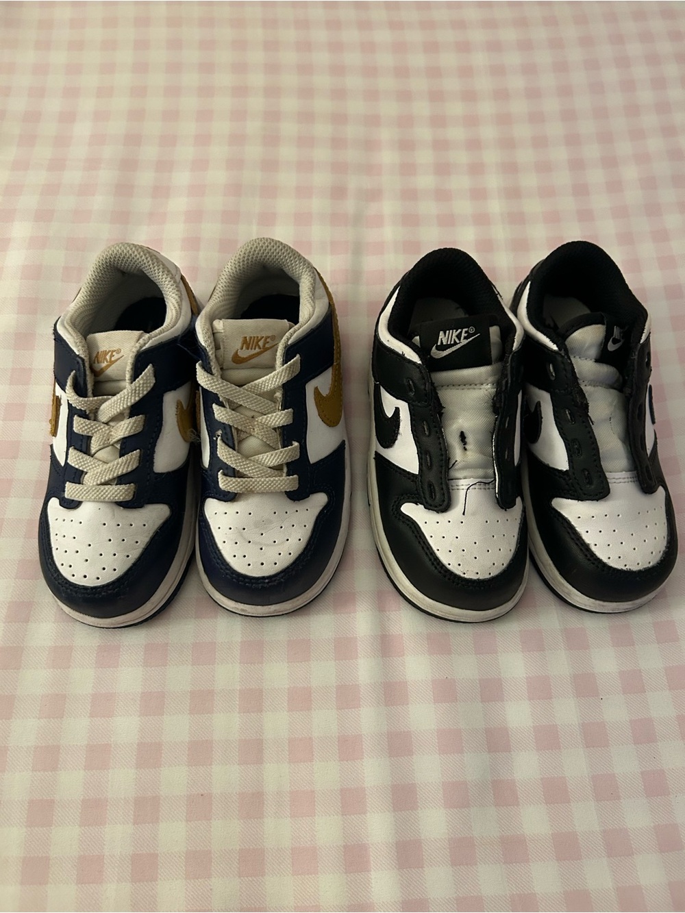 Nike Kids Low-Top Sneakers in Navy/Gold and Black/White